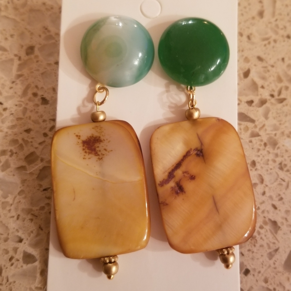 Green Agate and Mother of Pearl